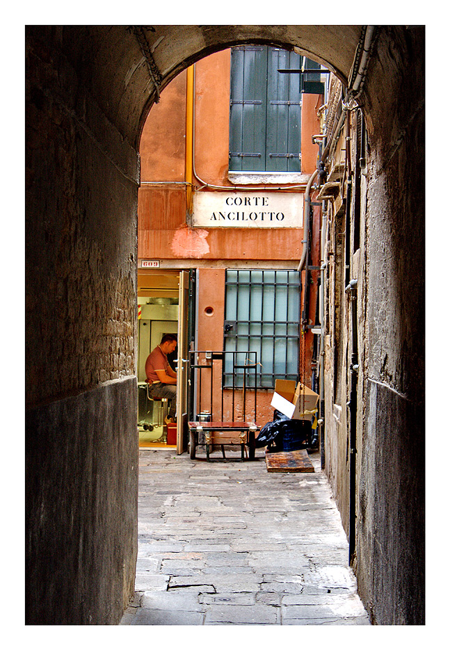 photo "Corte ancilotto" tags: travel, fragment, Europe