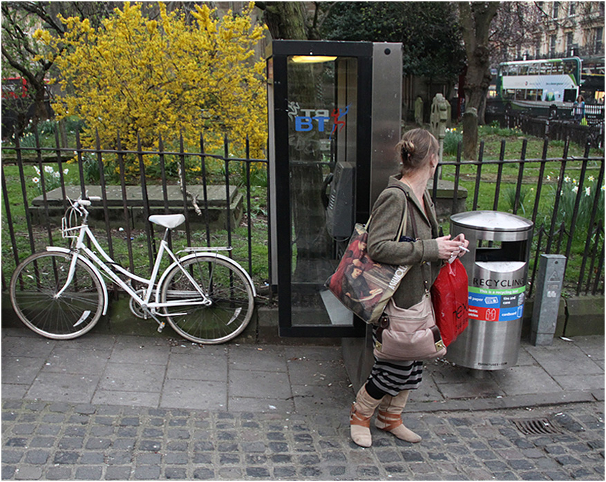 photo "A white bicycle...   or She  has noticed me" tags: , 