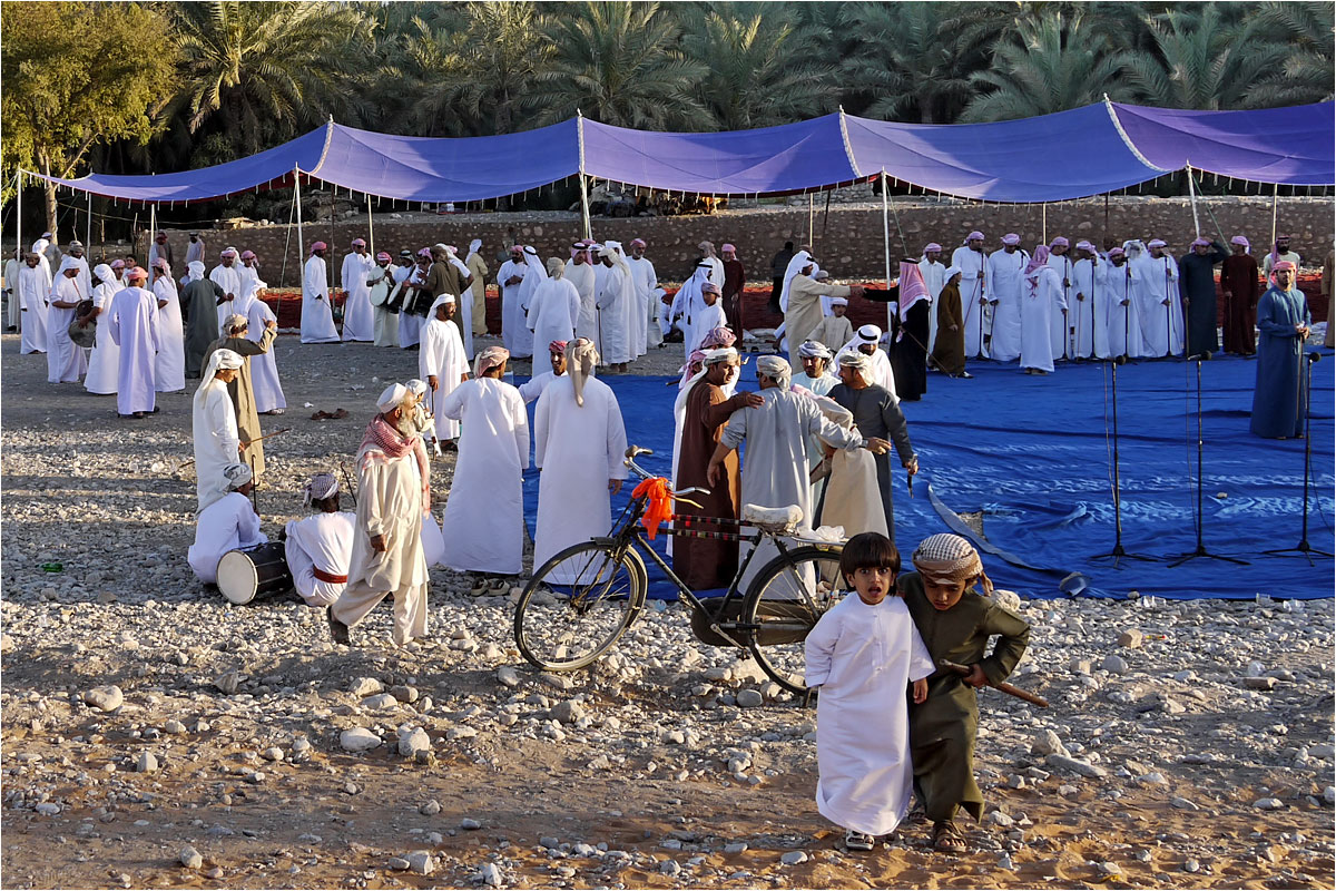 photo "Oman. Local wedding. Preparing." tags: travel, Asia