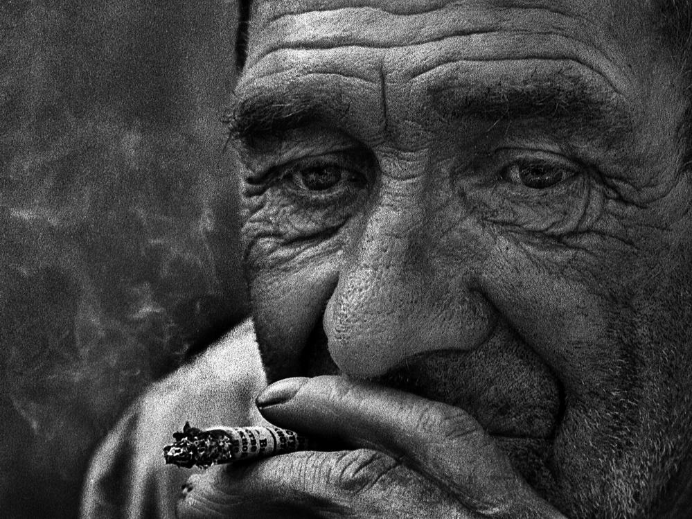 фото "Самокрутка" метки: портрет, черно-белые, мужчина