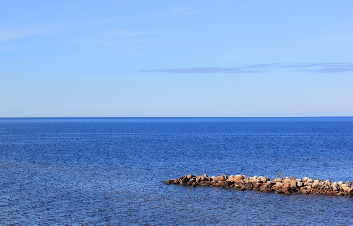 photo "At the outlet of the Volga-Baltic Canal into Lake Onega." tags: landscape, summer, water