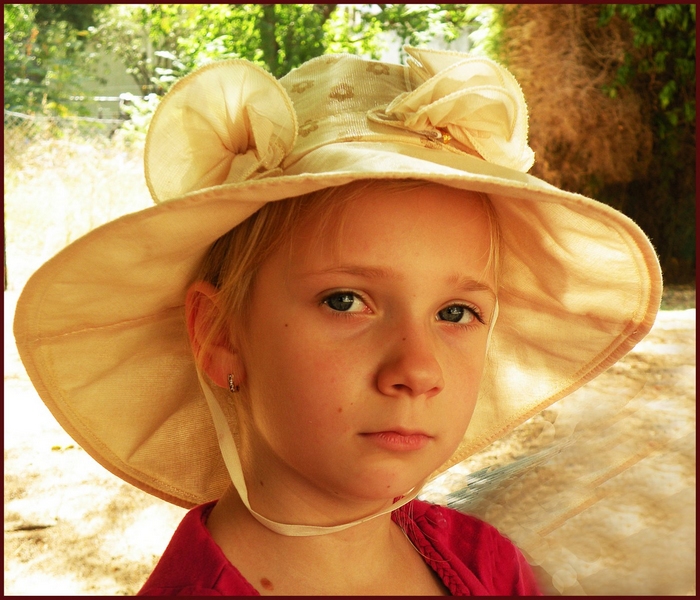 фото "В маминой шляпке" метки: портрет, дети