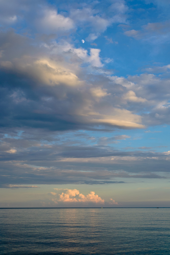 photo "***" tags: landscape, clouds, water