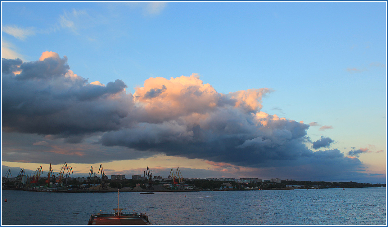 photo "Storm Front." tags: landscape, summer, water