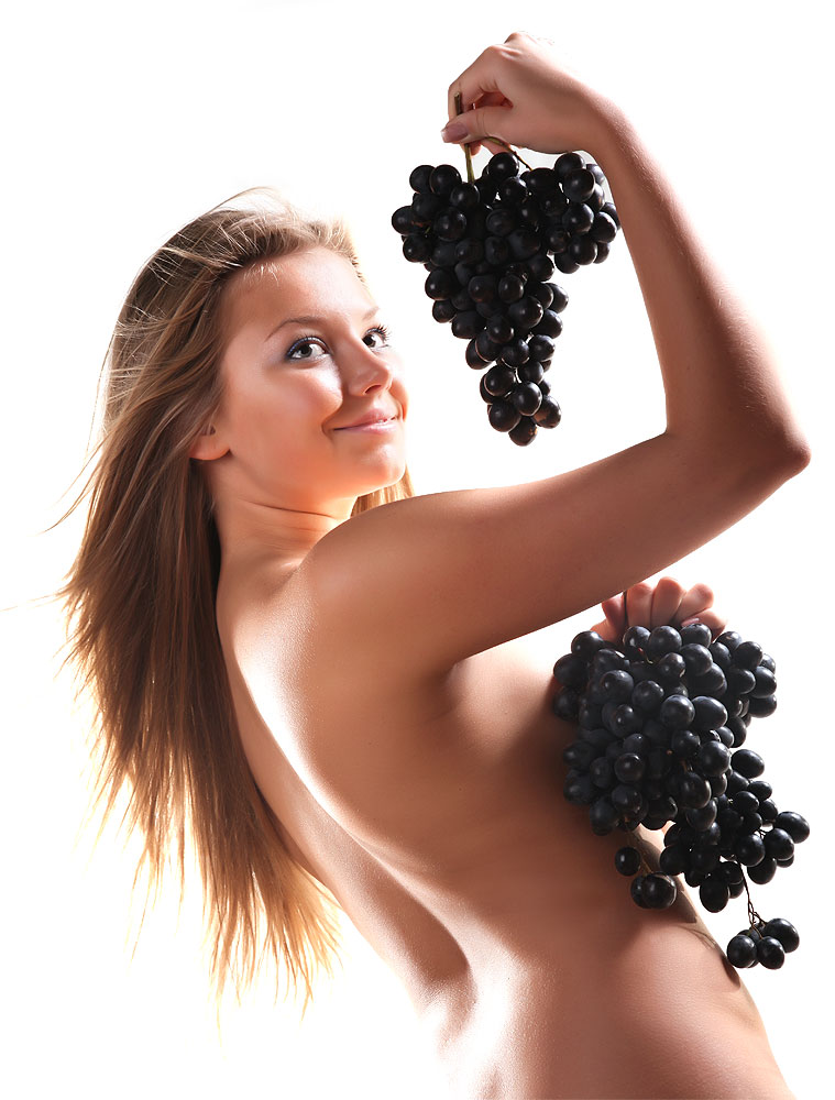 photo "Grape" tags: portrait, nude, girl, виноград, юность