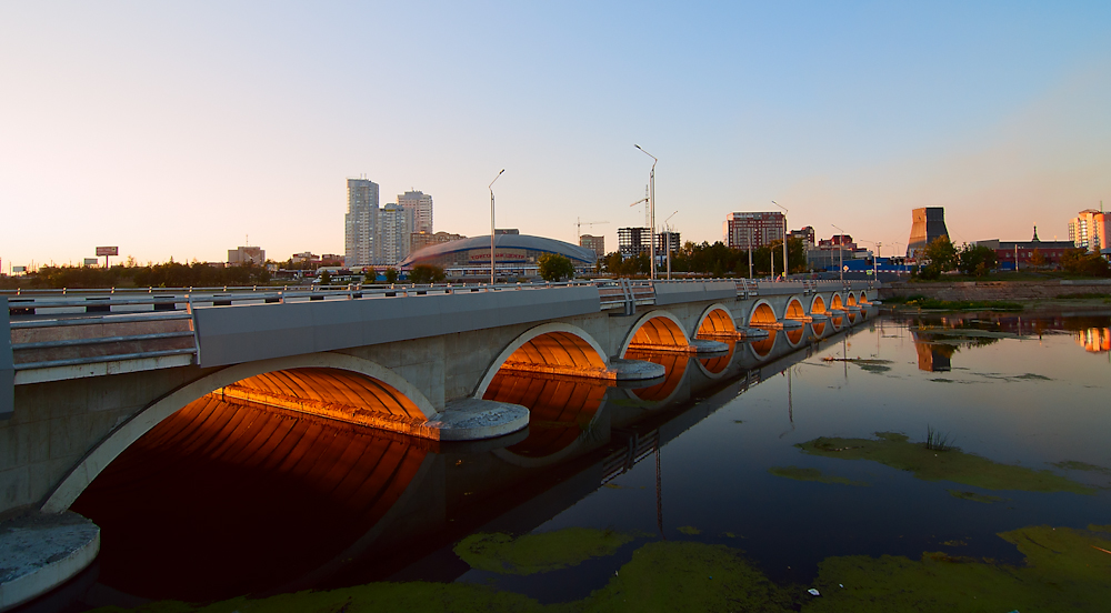 photo "***" tags: architecture, landscape, river, Миасс, Челябинск, золото, мост закат