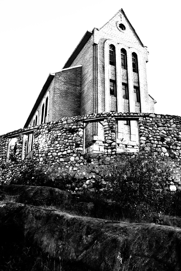 photo "***" tags: architecture, black&white, building, temple, Мурманск, недострой