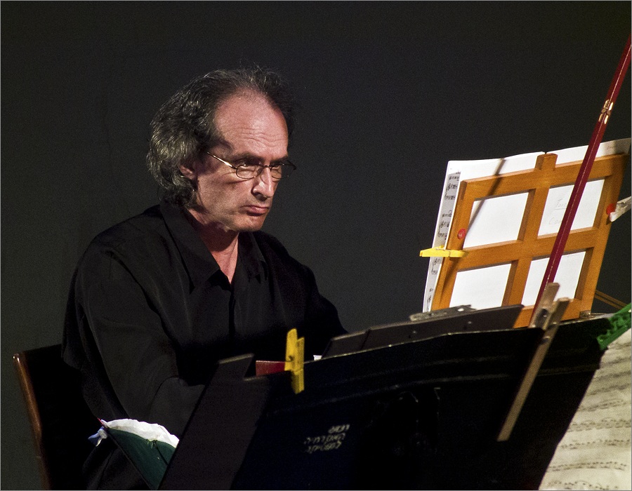 photo "Accompaniment" tags: portrait, genre, man