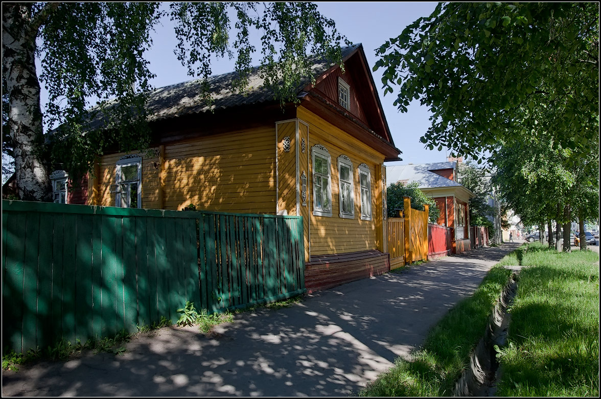 photo "provincial street" tags: architecture, city, 