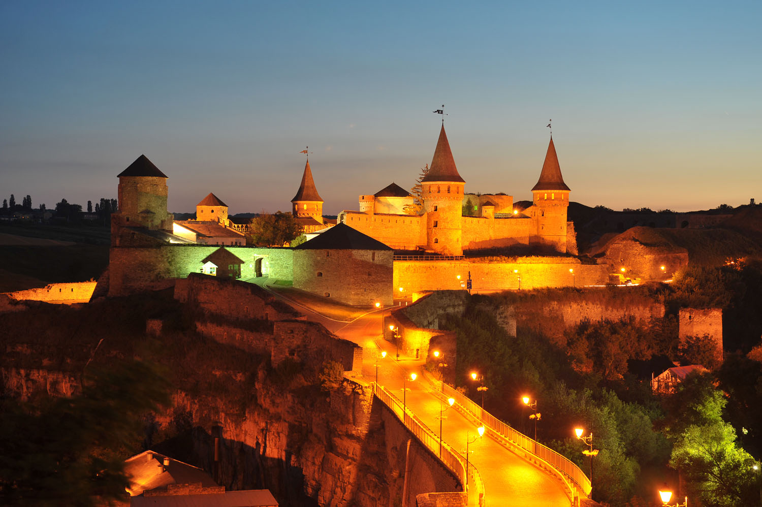 photo "Walled City" tags: architecture, Ukraine, замок, история, крепость, памятник, подолия