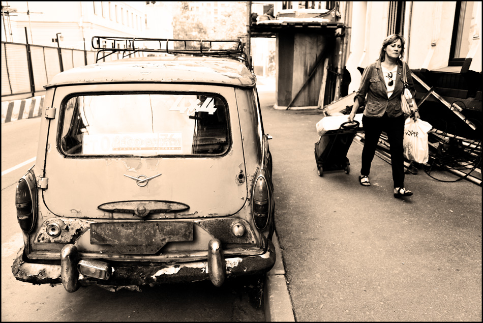 photo "***" tags: black&white, city, technics, 
