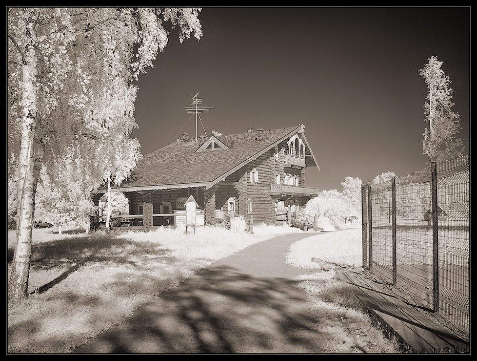 photo "***" tags: landscape, architecture, black&white, infrared