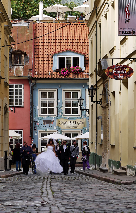 photo "Rīga" tags: city, Europe, building, people, street