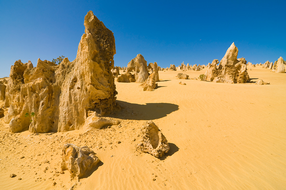 фото "Pinnacles_1" метки: пейзаж, Sand, pinnacles, лето, небо, пустыня, скалы