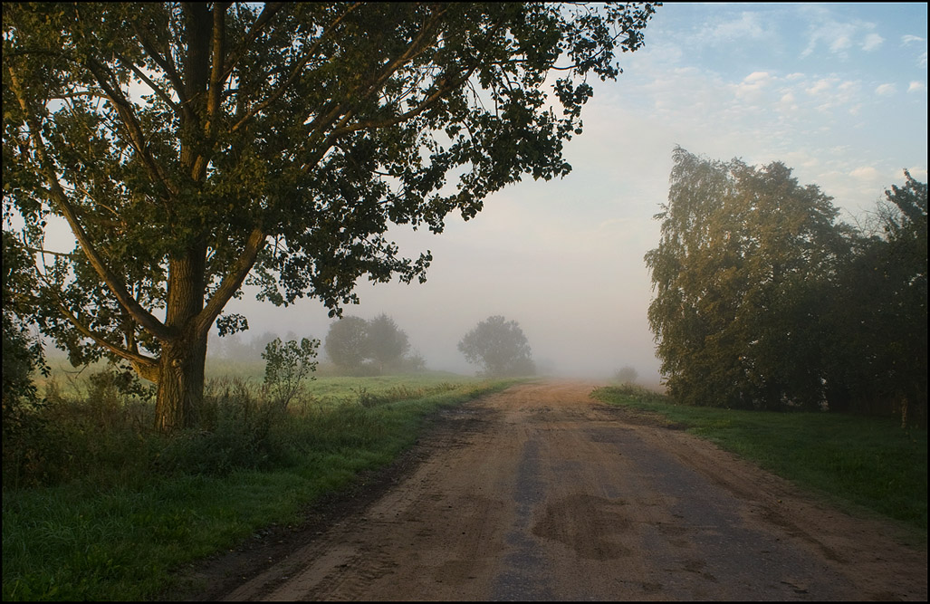 photo "End of Summer" tags: landscape, fog, road, summer, village