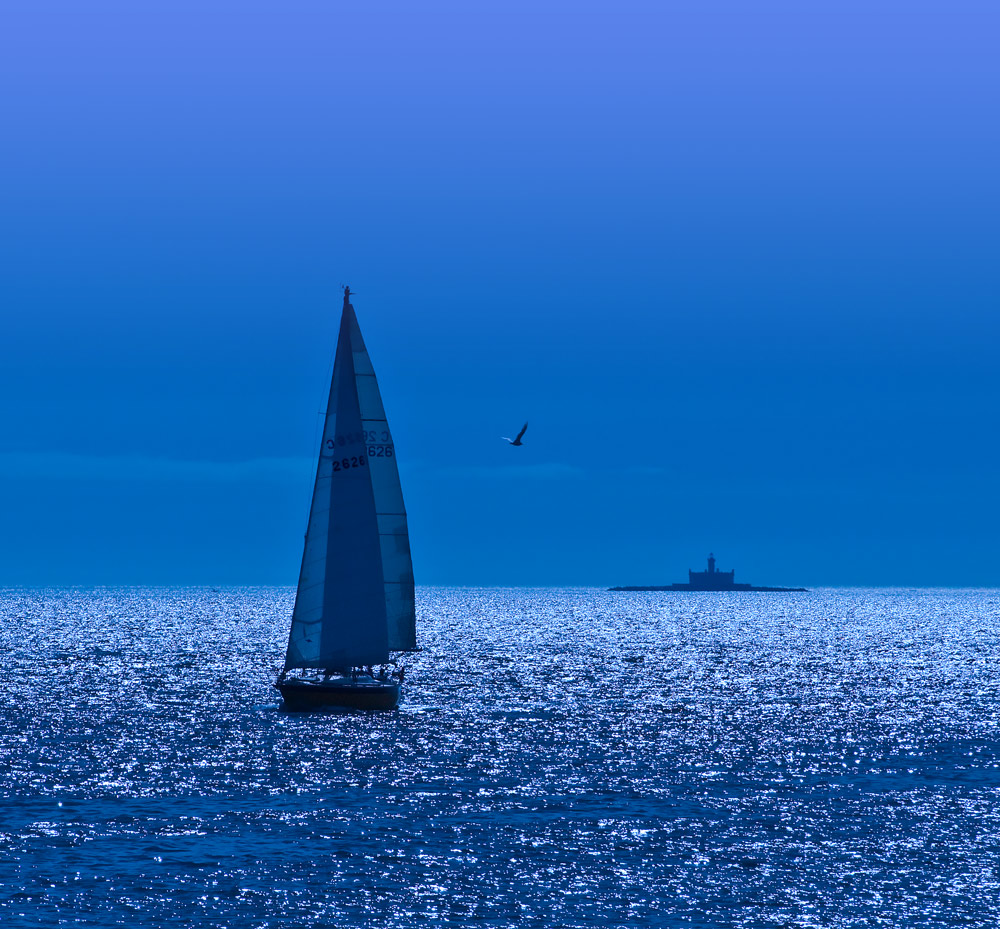 photo "Sailling" tags: sport, panoramic, Europe, Portugal, boat, lighthouse., ocean, regata, sailing, seas, water, yachts