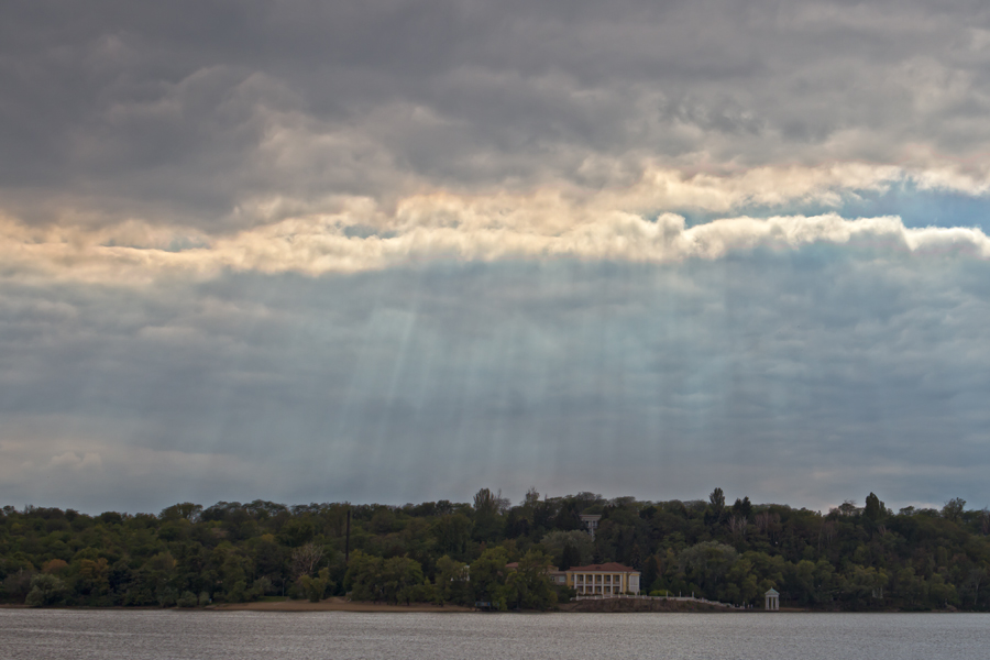 photo "***" tags: landscape, nature, Dnieper, clouds, coast, river, sky, summer, tree, water