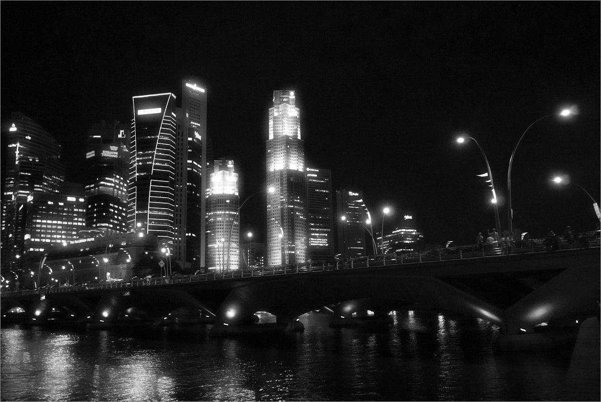 photo "Singapore" tags: city, black&white, Asia, bridge, building, skyscrapers