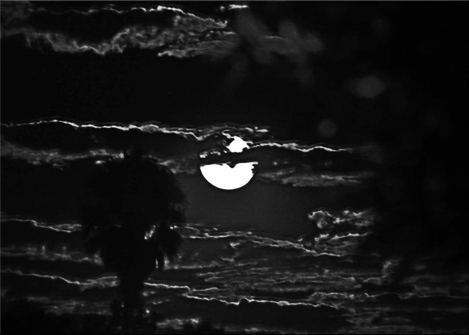 photo "Bad Moon Rising" tags: landscape, black&white, 