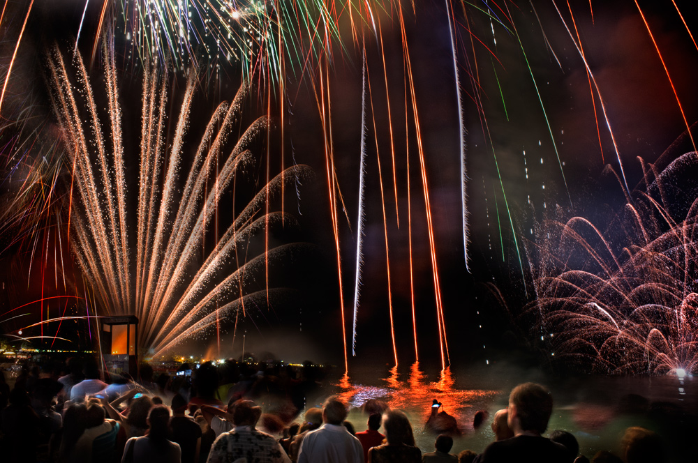 photo "Fireworks on the beach" tags: misc., fireworks