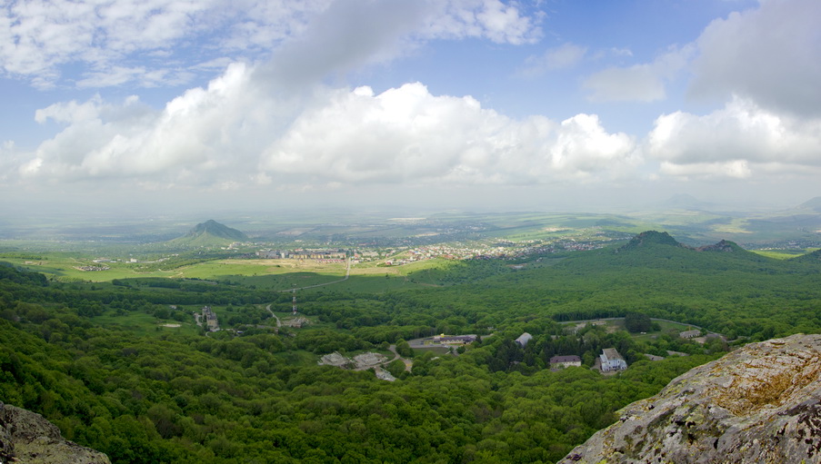 photo "***" tags: panoramic, landscape, clouds, forest, mountains, road, rocks