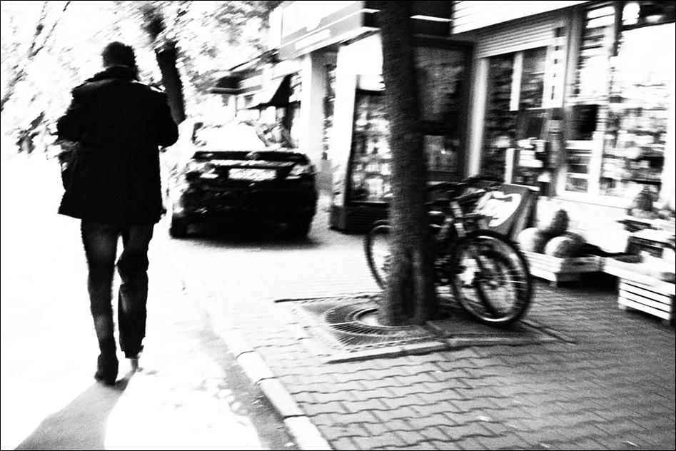 photo "***" tags: street, genre, black&white, 