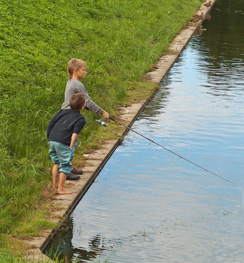 photo "***" tags: reporting, genre, people, water