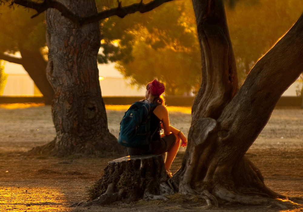 photo "RELAX" tags: travel, city, Portugal, people, summer, sunset, woman