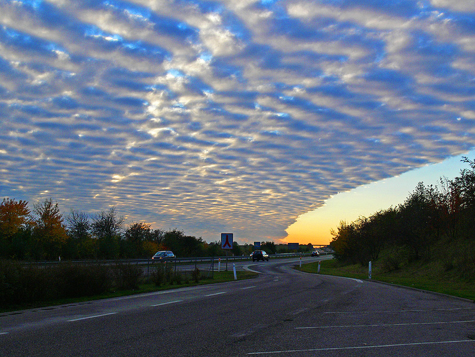 photo "By The Highway" tags: landscape, travel, 