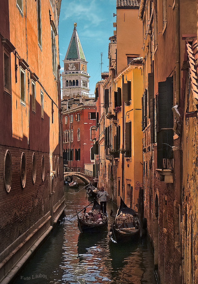 фото "Прекрасная Венеция" метки: путешествия, пейзаж, Венеция, Европа, Италия, вода, гондола, гондола. мост риальто, дома, каналы, лето
