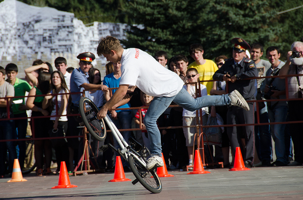 photo "BMX" tags: street, sport, bmx, велосипед, выступление, трюк