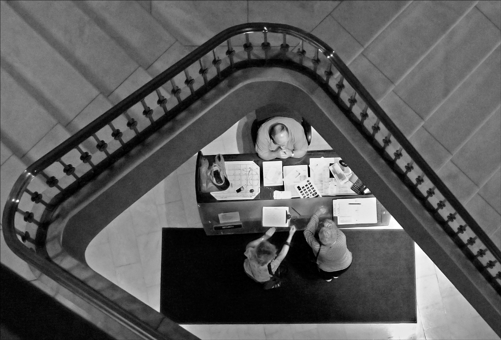 photo "Bureaucrat" tags: black&white, humor, genre, 