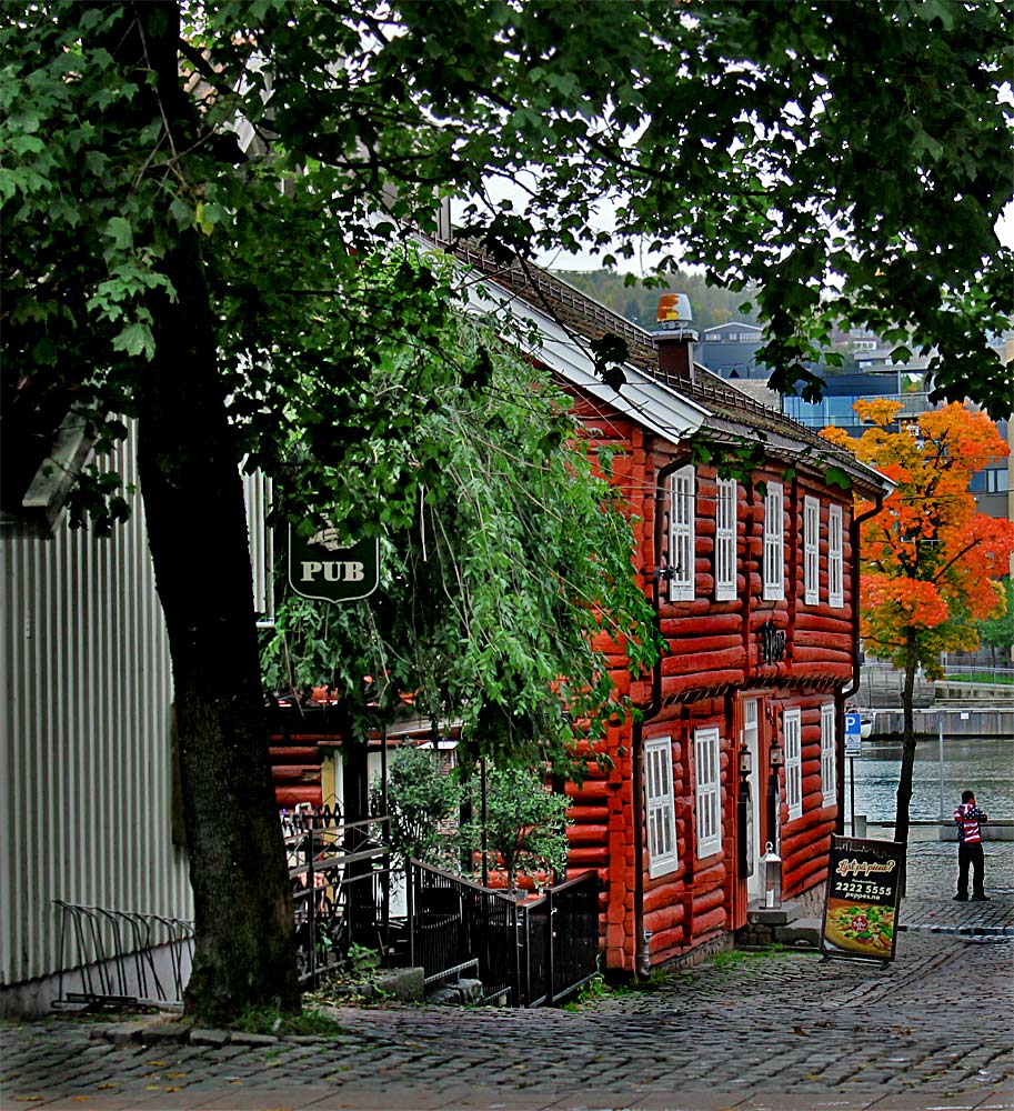 photo "May town" tags: street, reporting, Europe