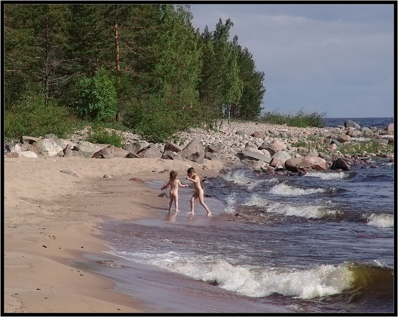 фото "Северная  Ладога и дети. Игра   с волнами." метки: жанр, вода, дети, лето