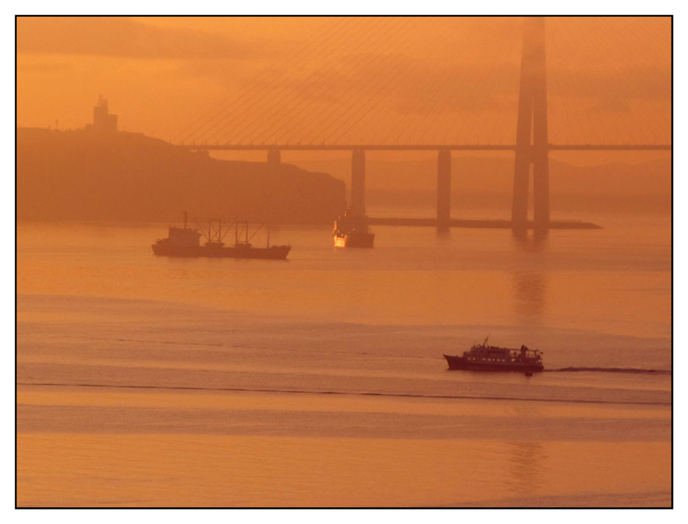 photo "***" tags: landscape, autumn, bridge, sea, ship, sunset