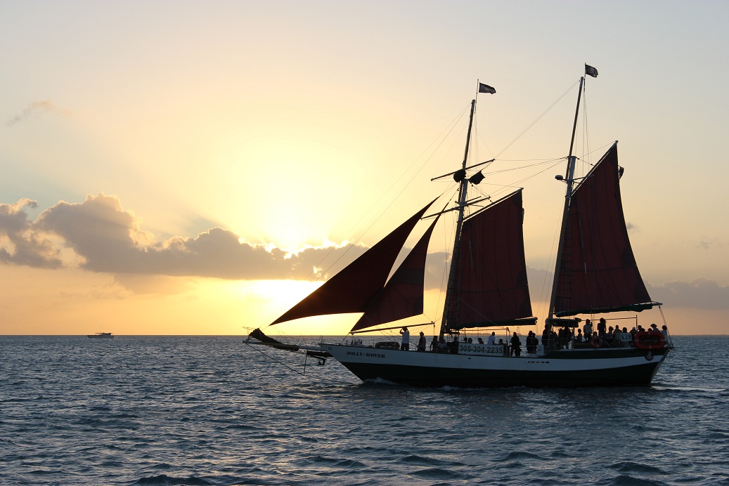 photo "Boat at sunset" tags: landscape, travel, boat, sea, sunset