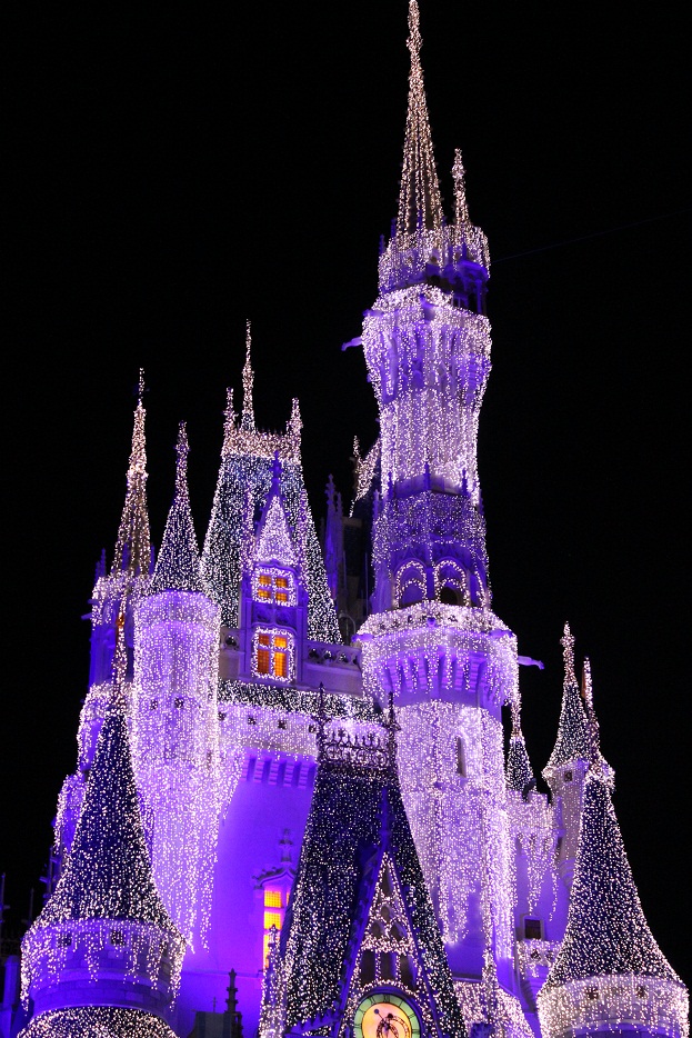 photo "cinderella's castle" tags: architecture, travel, castle, cinderella, disney land, lights, night