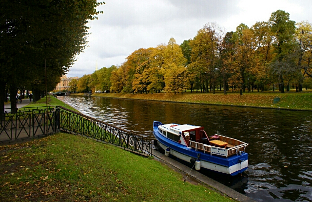 photo "***" tags: landscape, city, travel, autumn, river, water