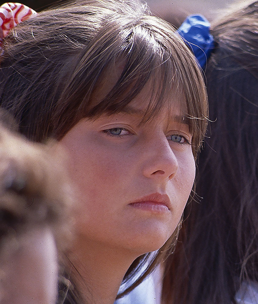 photo "Faces" tags: portrait, street, Portugal, beauty, face expression, girl, woman