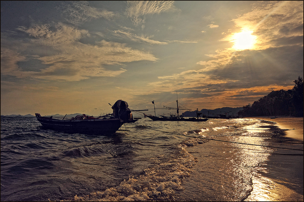 фото "На берегу моря....." метки: пейзаж, путешествия, Азия, вода, закат, облака, пляж, солнце