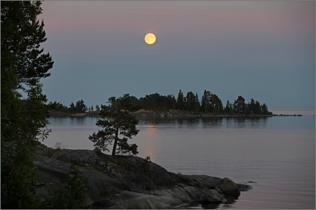 photo "nights in the Lake Ladoga" tags: landscape, Karelia, Moon, Ладога