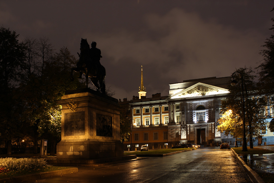 фото "Черный всадник" метки: пейзаж, архитектура, город, Engineers Castle, Peter the Great, Saint-Petersburg, night, Инженерный замок, Петр Великий, Санкт-Петербург, ночь