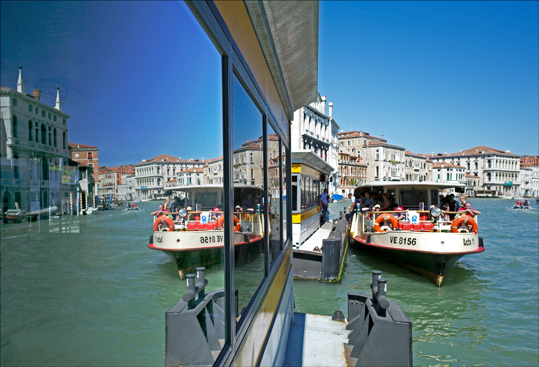 photo "Duality" tags: travel, city, Europe, Venice, reflections