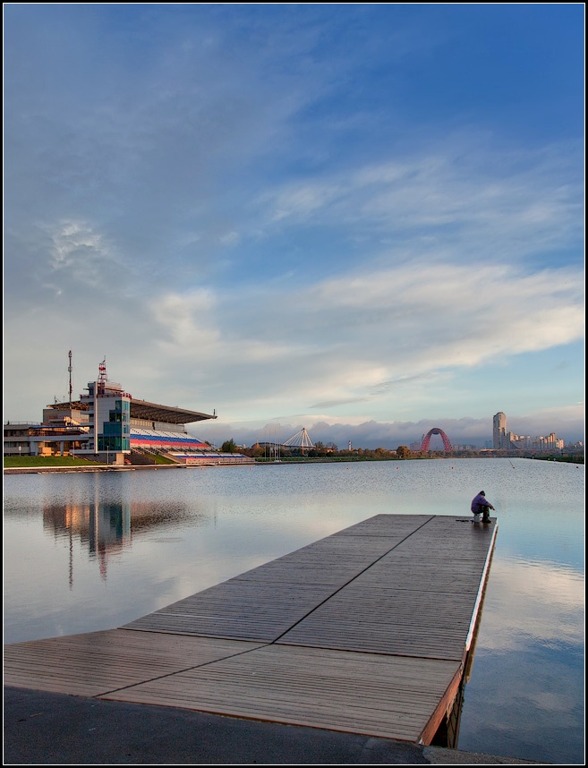 photo "fisherman" tags: city, architecture, genre, 