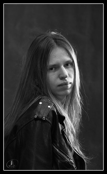photo "Dana Mad" tags: portrait, black&white, girl, косуха, метал