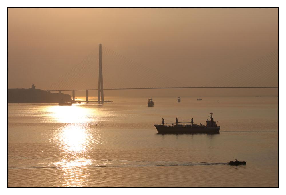 photo "***" tags: landscape, autumn, bridge, sea, ship, sunset