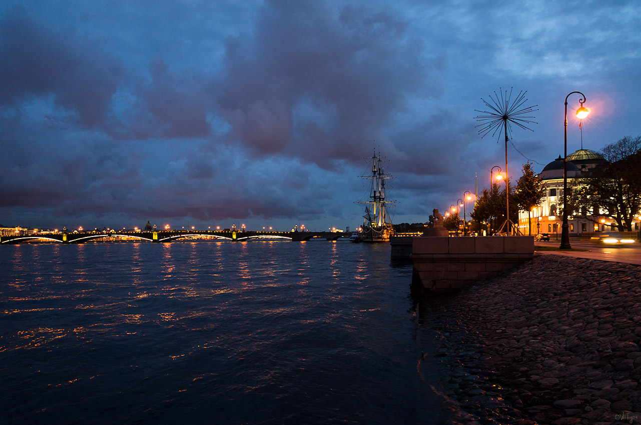 photo "Evening at the Neva" tags: landscape, architecture, city, autumn, clouds, river, sunset, water