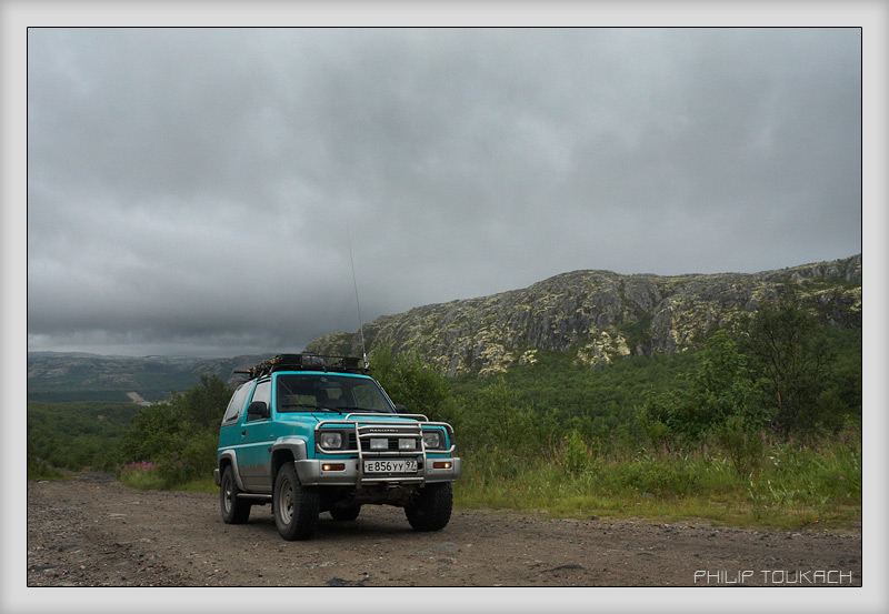 photo "New Titovka" tags: travel, landscape, technics, Daihatsu, Feroza, fog, джип, кольский, машина, мурманская область, рыбачий, средний, титовка, тундра