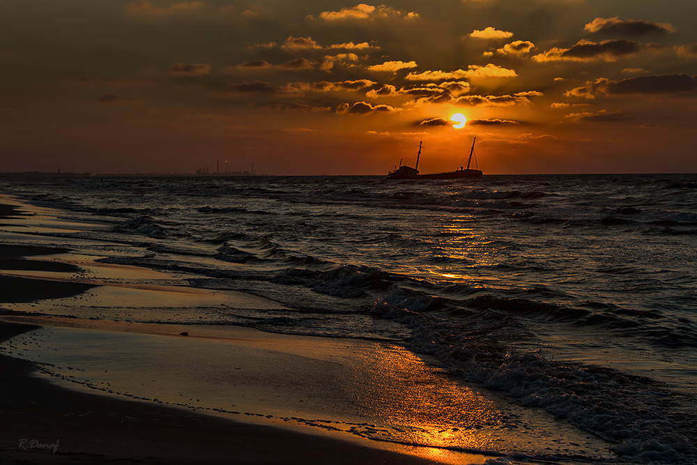 photo "Ship wreck" tags: travel, landscape, Africa, sea