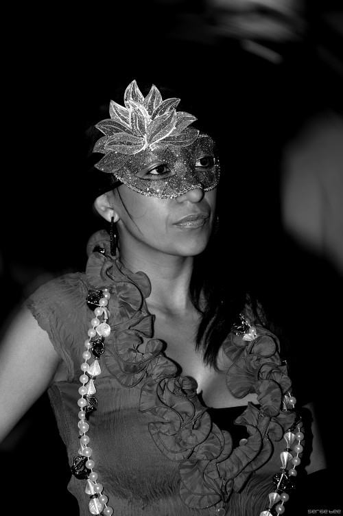 photo "Mardigras Time" tags: portrait, street, black&white, 